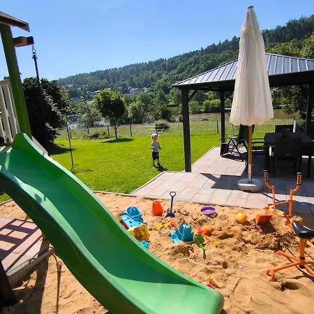 Main Burgblick- Malerische Lage Am Wasser Appartement